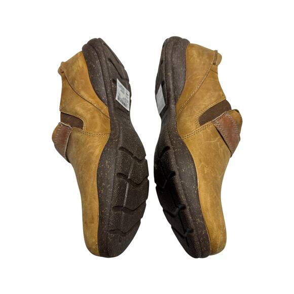 Brand New Clarks Women's Size 7.5 Dark Tan Brown Clogs Booties Boots - Picture 5 of 10